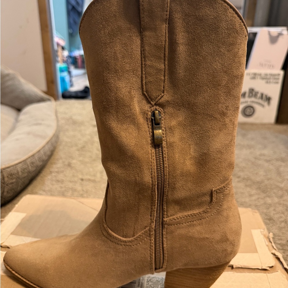 Buckle Tan Footwear